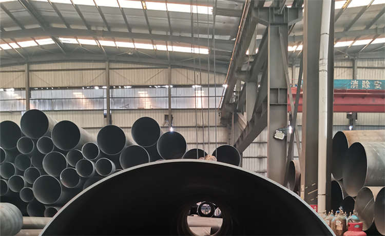 1124mm螺旋鋼管，820-6mm螺旋管，鋼材場(chǎng)Q235B螺旋管，300螺旋鋼管